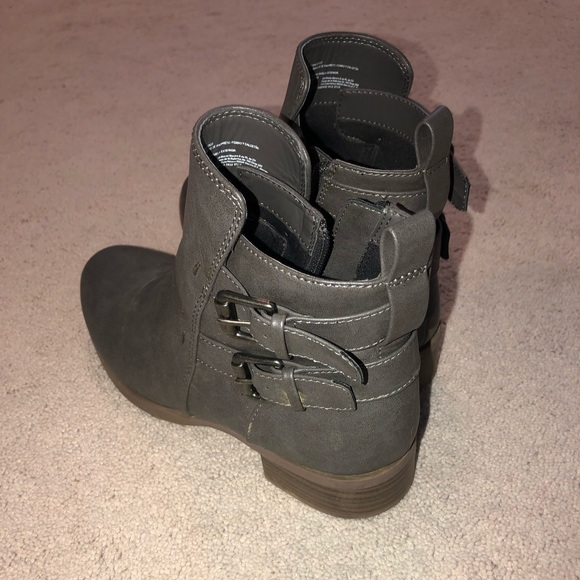 Old Navy booties - Picture 3 of 3